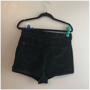 BDG KATIE SUPER HIGHRISE SHORTS 🖤BLACK CORDUROY